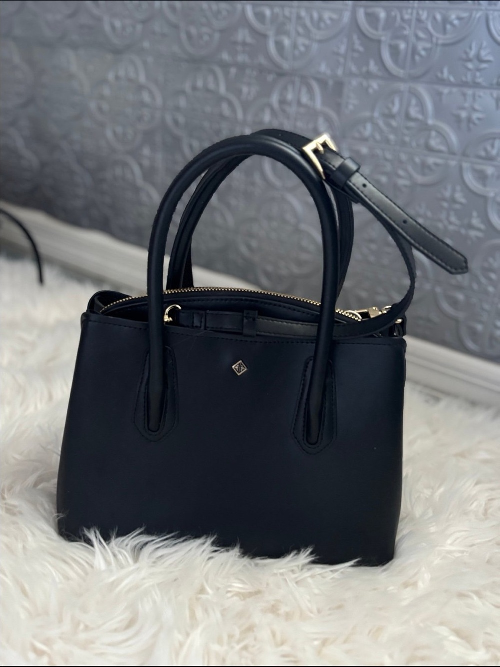 Antonio Melani Black Leather Satchel handbag purse crossbody designer lux